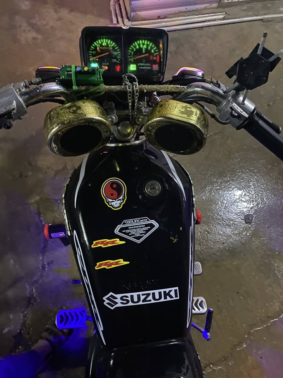 دراجه كلش حلوه ونضيفه حيل مجفته قبل سبوع مديل 19شناط فول كله شغاله تره حله من الصوره  سعره 425وبيه مجال هاذه رقمي ***********اتصل
