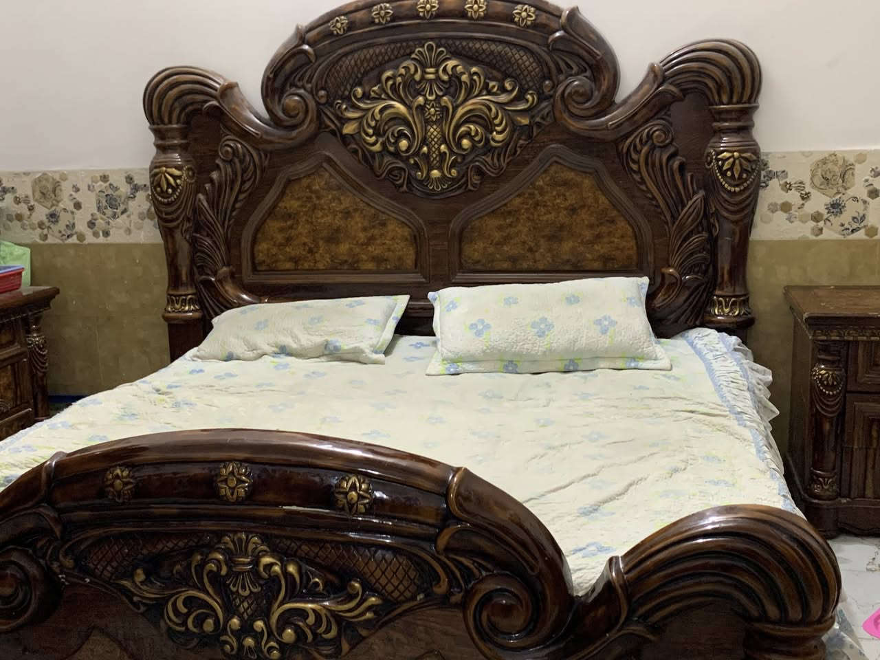 غرفه للبيع مستخدم السعر 300وبيها مجال بصيط مكاني كربلاء الستفسار ‭ 0781 031 9556‬
