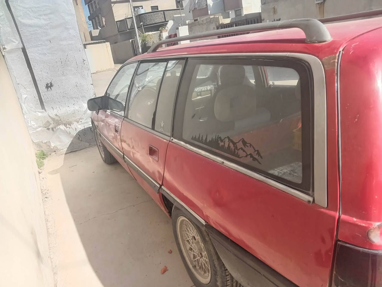 سيارة للبيع في كركوك شارع حسابات بس سياره درجه اولى مكينه 20 موديل 1988 رقم كركوك سنوي ثاق صاقط من2022 غرامه 100 ينزل من سعر شرط تحويل *********** سعر 22 ومجال خابر
