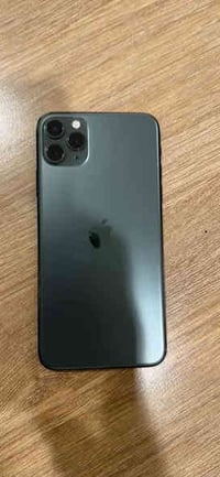 جهاز آيفون ١١ برو ماكس  ذاكره ٢٥٦ بطاريه ٧٥  مكفول من كلشي نظيف جداً ا...