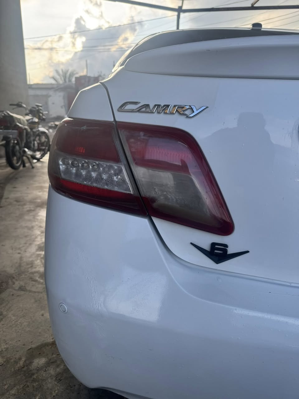 كامري 2007محدثه ٢٠١١
محرك ٦سلندر جديد 
كير اوتو جديد 
ويل 17 
صدر جديد 
السياره جاهز خير من الله بيها صبغ ٥ قطع ضرر بنيد وجاملغ 
مكاني بيجي ***********
