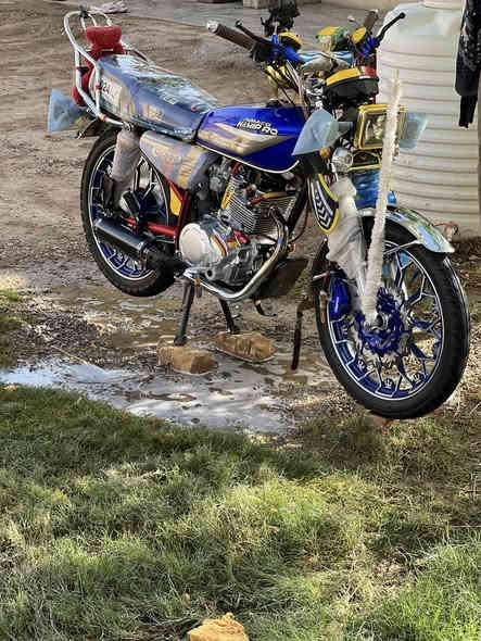 للبيع نامة برو محرم ٢٠٠ موديل ٢٤ دراجة بعدهة بل حيس ماشية بس ٤٠٠٠الشراي اتصل ودلل ***********
