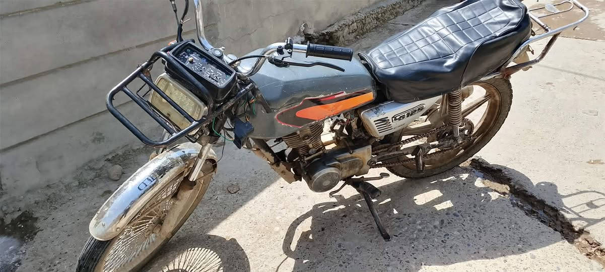 السلام عليكم موطور للبيع مال روحه وجيه اربعه كير السعر 150وبي مجال المكن حمام العليل


**إذا كنت صاحب هذا الإعلان وتريد حذفه لأي سبب، رجاءا أرسل رسالة إلى الدعم الفني**