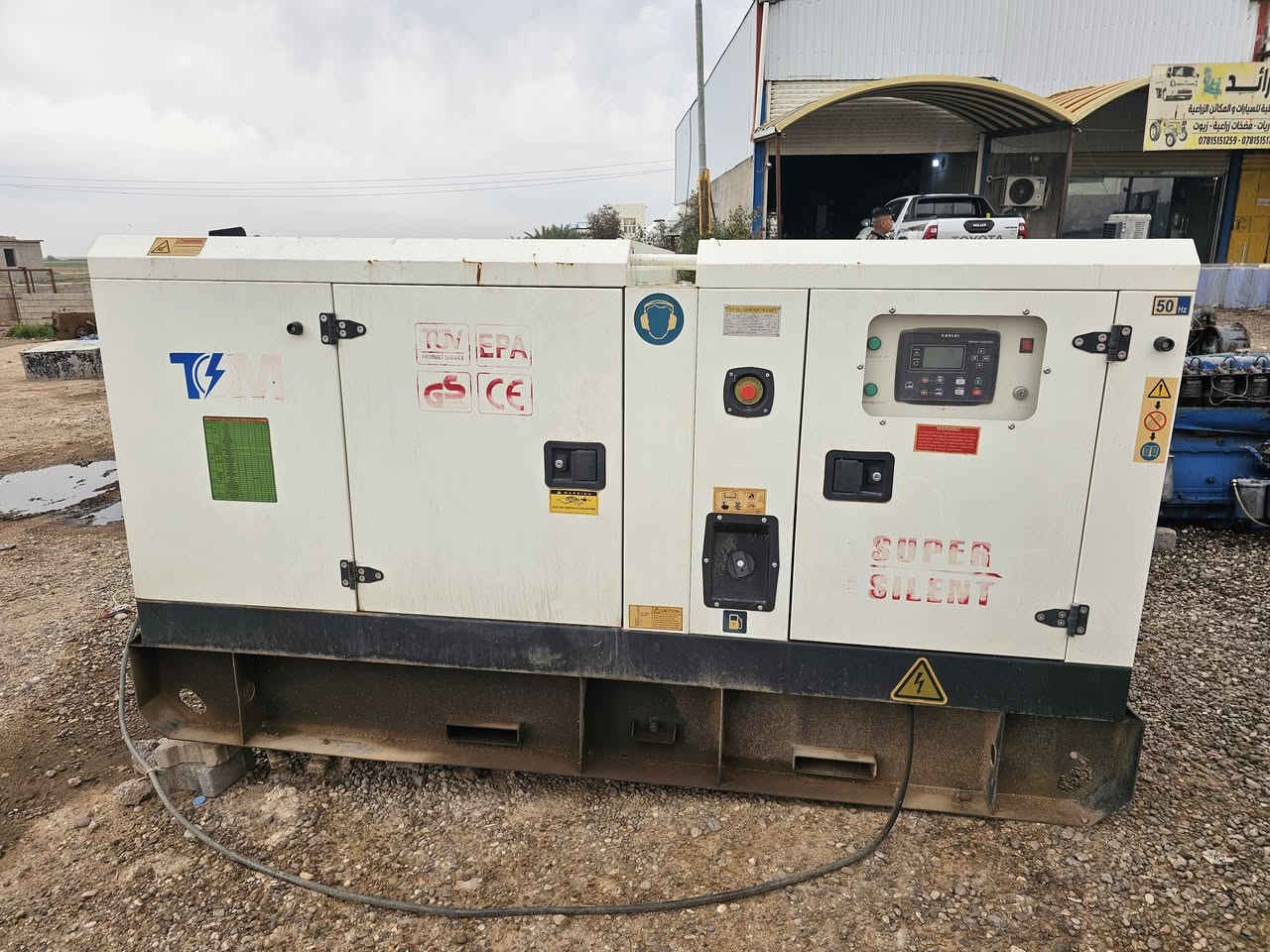 # مولدات
مولد دويز ٤ بستم  القدرة 50 kAV

مولد دويز ٢ بستم القدرة 15 KAV

مولد دويز ٦ بستم القدرة 50 KAV

مولد كاتم بيركنز ٤ بستم القدرة 60 kAV جديد مشتغل فقط ٢٠٠ ساعة 

المكان ديالى العظيم 

للاستفسار ***********
