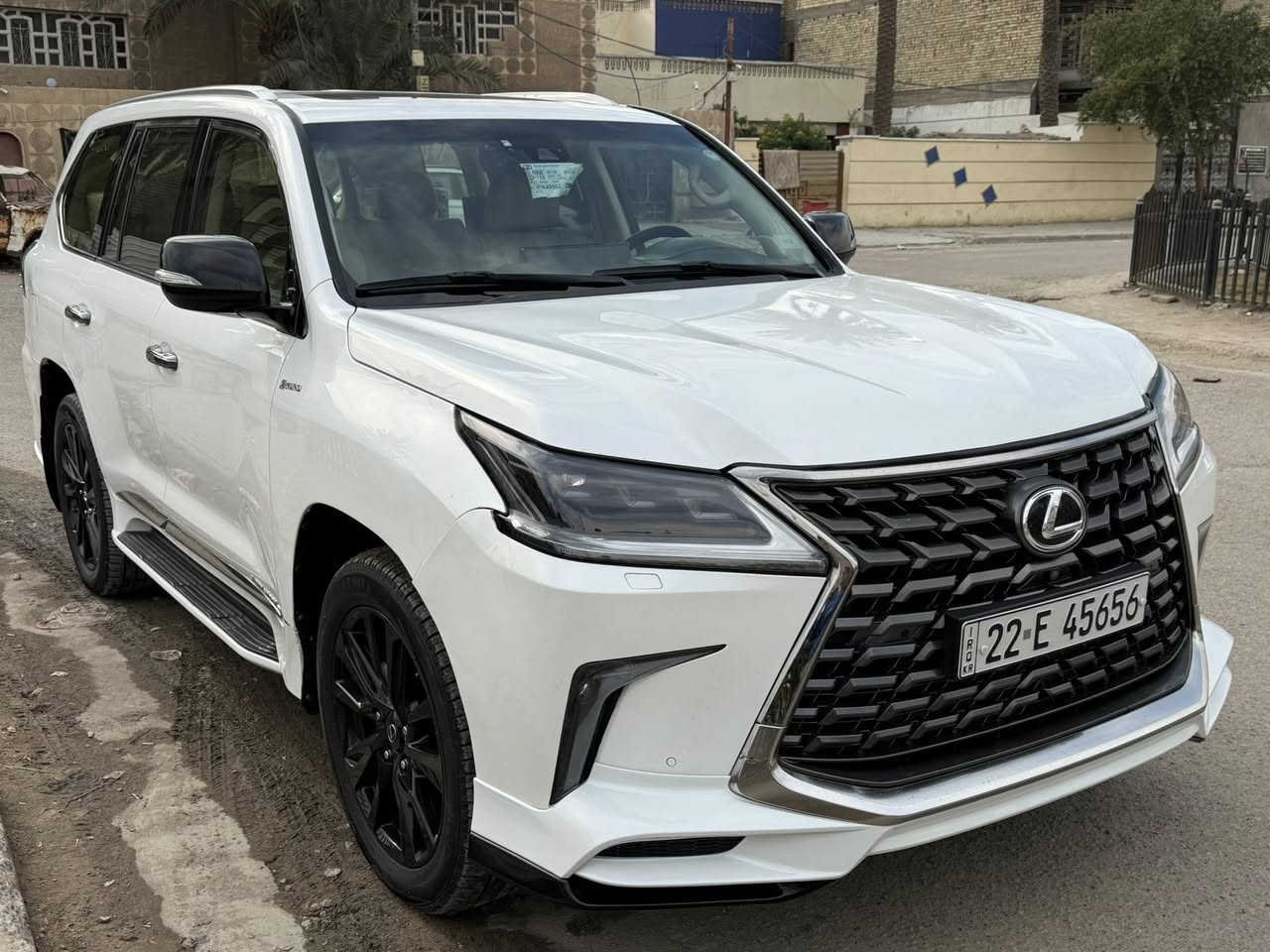 السلام عليكم لكزز 2016 ابريم
المواصفات فول 1/1 معروفه مواصفات الكزز 
السياره كفاله عامه عدا ربع البنيد صبغ 
الباقي كفاله عامه منً كلشي 
كير محرك حداديه كلها مكفوله 
تحويل ثاني يوم  
السعر ب535 وهم بيها مجال لشراي
الاستفسار***********
العنوان بغداد 
الخاص مغلق 🔏
