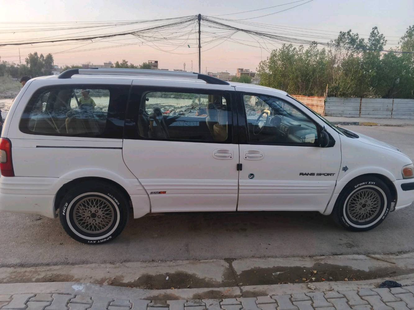 السلام عليكم للبيع او مرواس  السياره باسمي 7راكب موديل 97 محرك يبخر هزه  سنويه تنتهي 2030 سعر 40  وبينه مجال رقم الهاتف *********** بي واتساب رقمها ديالى مشروع وطني مكاني بغداد الحسينية الراشدية