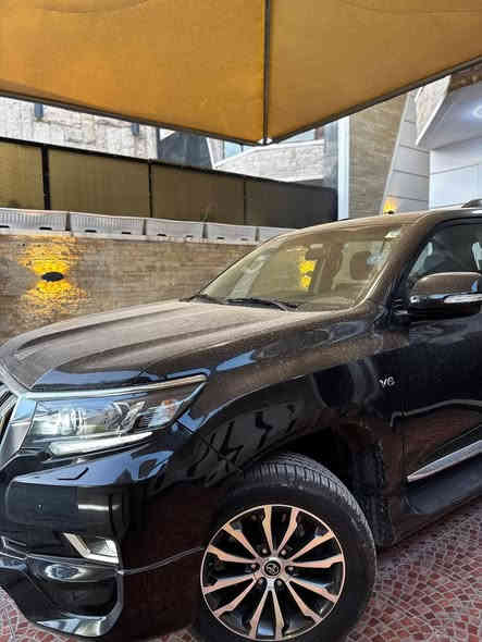 السلام عليكم. 
للبيع برادو موديل 2022 فئة TXS سبعينية 

رقم بغداد. 

مواصفات السيارة…

1-كراسي 2 كهرباء 

2-سلايد 

3-حساسات 

4-داخل قرميدي 

5- لايت داينمك (متحرك)

و مواصفات السبعينية معروفه

السيارة مكفولة كفالة عامه (عدا تكحيل صغير بالدعاميه الخلفيه فقط)

السياره ماشية 81000. km

السعر/ $44،000

عنوان السيارة. بغداد الكرخ

للاستفسار: *********** / ***********
