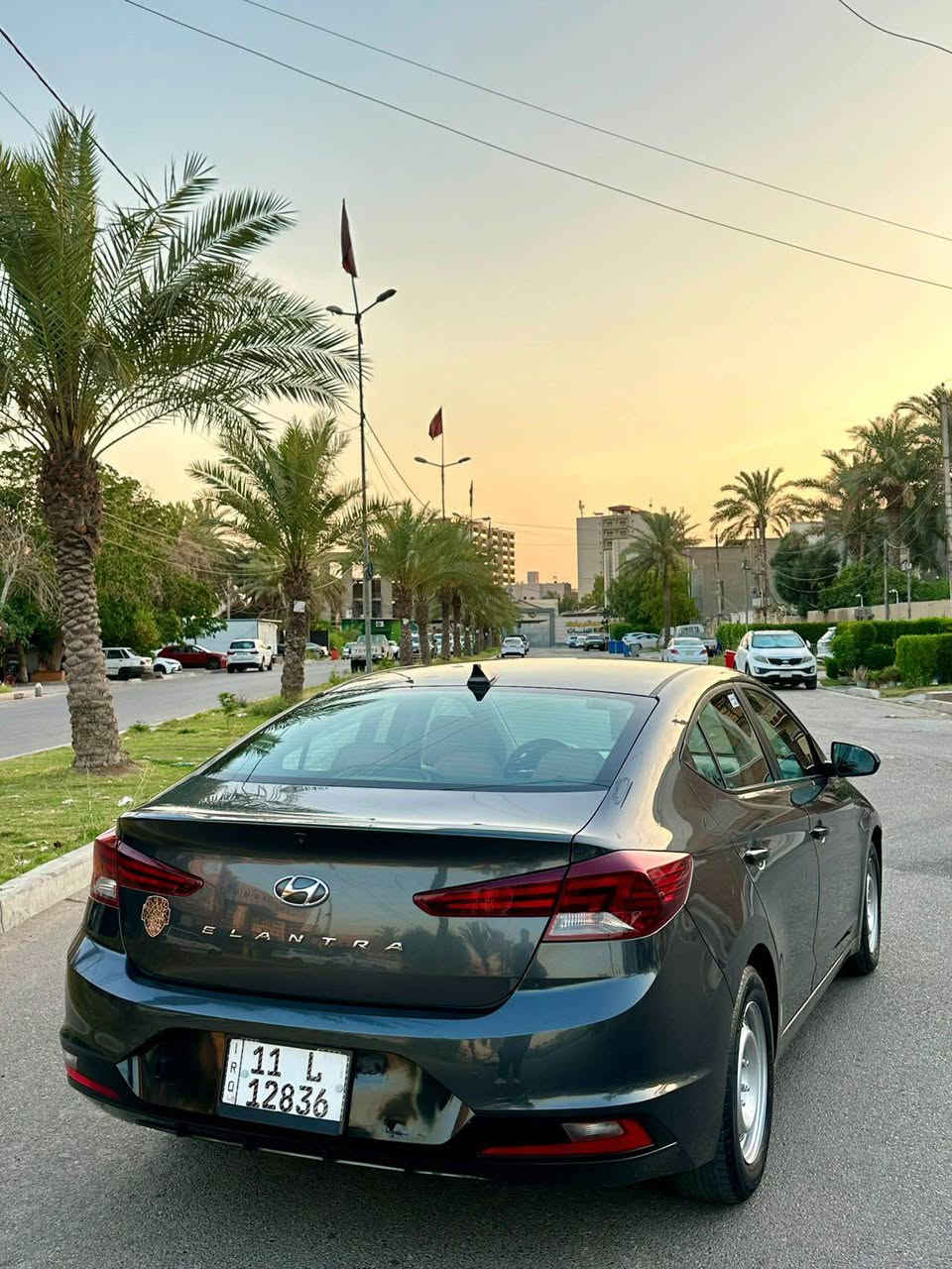 النترا 2020 امريكي 
قطعة 1 صبغ بدون تبديل بدون كلشي 
حادثها فقط جاملغ 
كير AT
مواصفاتها فول عدة الفتحة 
ماشية 74 الف 
العنوان بغداد البياع 
السعر 120$ وبيها مجال 
*********** بغداد, العراق

