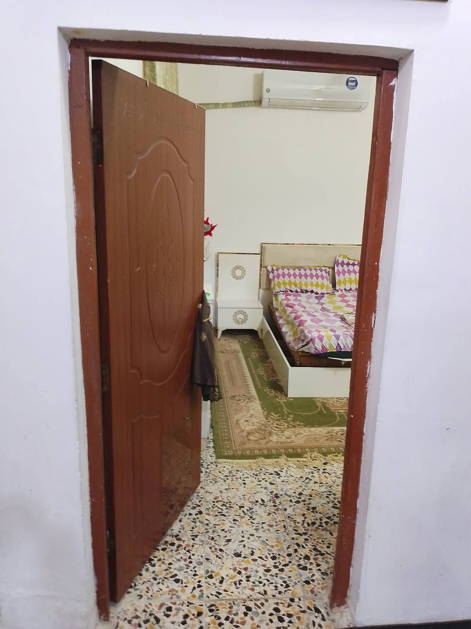 السلام عليكم
بيت للبيع مساحه 100 متر زراعي سند 25 بل عبيدي الرئاسة شارع المعامل الطحين السعر 60 وبي مجال استفسار على الرقم *********** 
مستعجل على البيع
