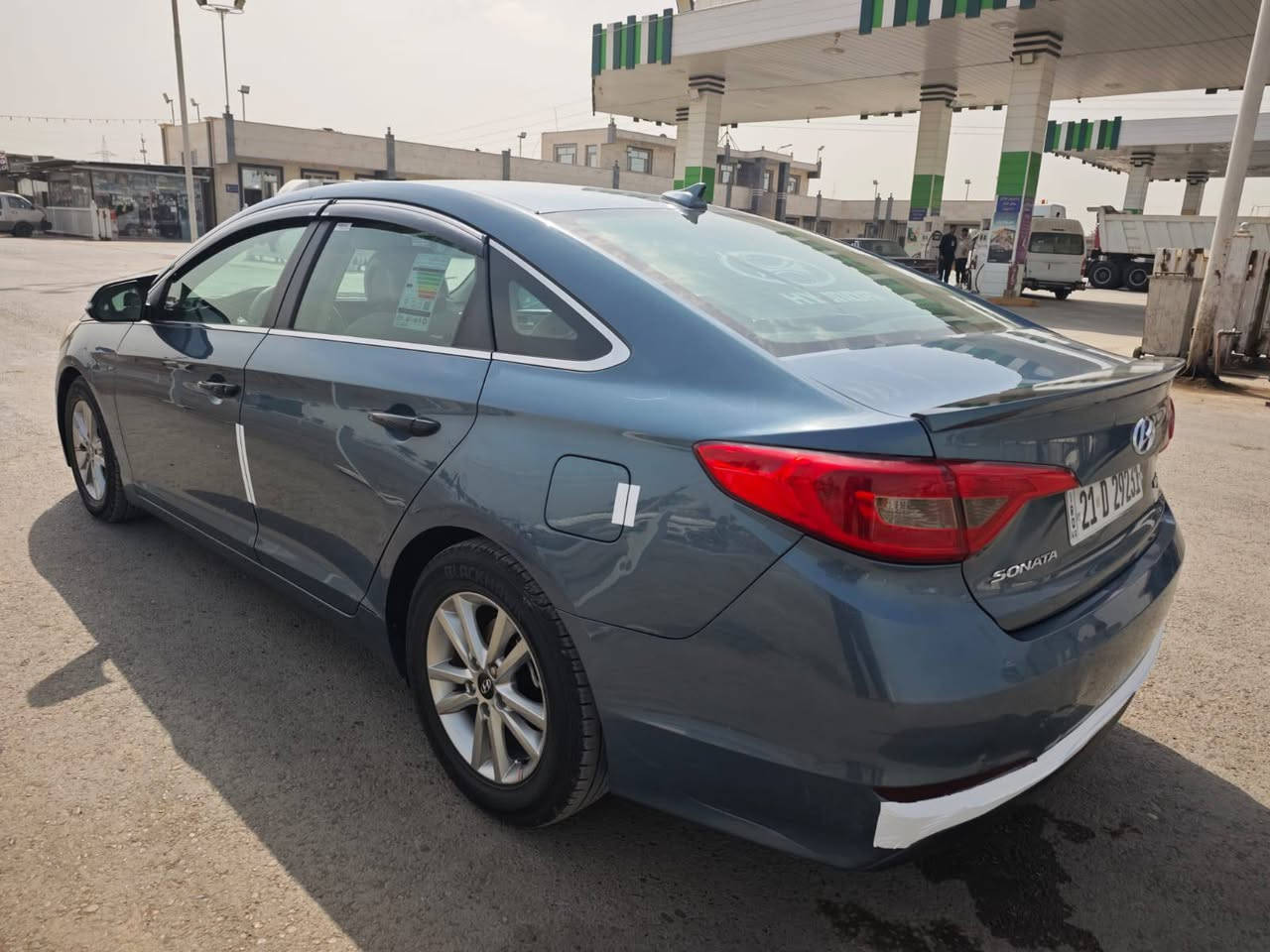 هونداي سوناتا 2016
رقم سليمانية 
نص فول  انظمة قياده نورمل + ايكو + سبورت 
تحكم ستيرن +قفل سرعة 
داخل بيجي +لد نهاري + لايت عدسة 
صدر امامي وخلفي كله جديد قبل شهر بدلته 
تخم تاير جديد 
منضومة تبريد فريز +كمبريسر + راديتر  تبديل كله جديد قبل كم يوم 
السيارة مال جناي 
سنوية 2030 والهزة 2027 يلا ينتهن قبل شهر تحولت 
محرك 2400  معلي كازكيت خير من الله 
السعر 118 وبيها مجال 
صور الحادث مرفقة  
بيها 3 قطع صبغ بدون اي دواخل  والسونار عل خاص 
مكاني بغداد التاجي 
***********
