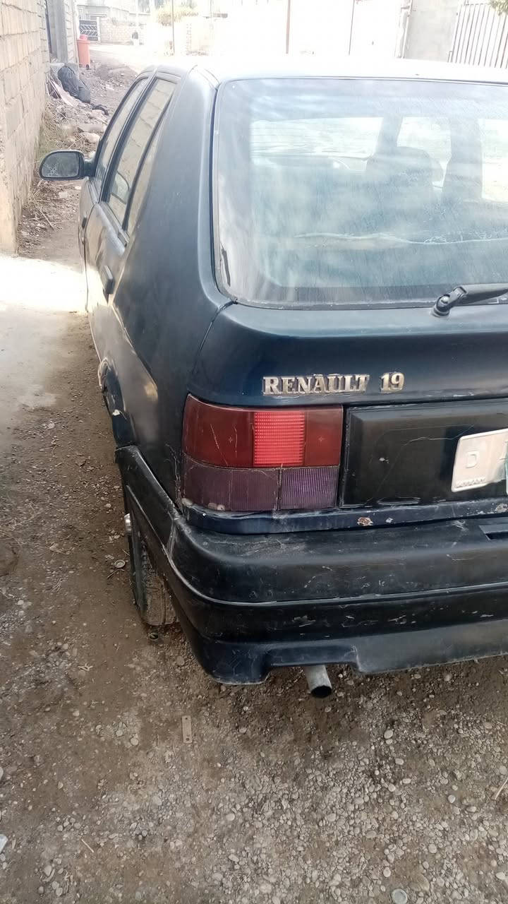 رينو حجم 19موديل 92السعر 15وبيه مجال التصال على الرقم ***********والخاص مفتوح المكان الشرقاط
