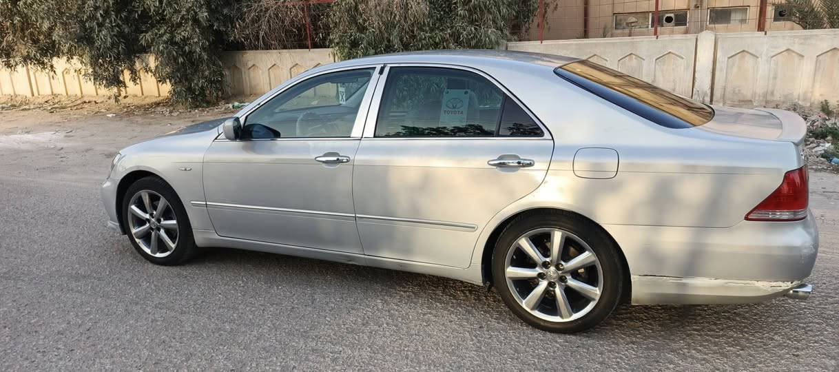 السلام عليكم 
شاهينه أدوات ٢٠٠٦ كص جنطه لون بحري متومه كامله السعر ٣٨ وبيه مجال مكانه النجف ***********
