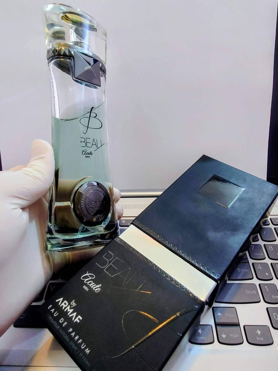 السلام عليكم
🔷 ️8 عطور مستخدمة 🔷️

🔷️ كلهن ب 60,000 الف ⬅️ سعر ثابت 🔷️
مع هدية معجون اسنان بالعسل من Disaar 🎁 

🔴 عطر shadow من AJMAL 
الباقي من العطر / 70 مل ⚠️ ( حجم الزجاجة / 75 مل ) 

🔴 عطر OPUS من خدلج KHADLAJ 
الباقي من العطر / 60 مل
🔵 رائحة العطر / سويتي 
اصدار فرنسي 🇨🇵 

🔴 عطر BEAU acute من ARMAF 
الباقي من العطر / 70 مل
🔵 بديل للماركة FIERCE من Abercrombie & Fitch 
⚠️ للملاحظة / بخاخ العطر مكسور 
( يستخدم العطر عن طريق السكب باليد ) 
اصدار فرنسي 🇨🇵 

🔴 عطر creation DAWN من Baug Sons  
الباقي من العطر / 90 مل 
🔵 بديل للماركة Fahrenheit من Dior 

🔴 عطر CALIBER 12 من JEANNE ARTHES 
الباقي من العطر / 80 مل 
🔵 بديل للماركة WANTED من AZZARO 
فرنسي 🇨🇵

🔴 عطر RADICAL من ARMAF 
الباقي من العطر / 80 مل 
🔵 بديل للماركة HEROD من PARFUMS de MARLY 
اصدار فرنسي 🇨🇵 

🔴 عطر BLUE VETIVER MOLOKO 
من Fragrance World
الباقي من العطر / 90 مل 
🔵 بديل للماركة VETIVER MOLOKO من EX NIHILO 

🔴 عطر SYMBLEM DELUXE ABSOLU 
من PARFUM DELUXE  
الباقي من العطر / 90 مل  
🔵 بديل للماركة EMBLEM ABSOLU من MONT BLANC 

⚠️ بالنسبة للسعر 
⬅️ أسعار تصفية للمستخدمات خصم للنصف وأقل 
⬅️ لذلك سعر ثابت ب 60,000 الف 
⚠️ جميع العطور اصلية 

للحجز راسلنا على الخاص ✅✅✅


**إذا كنت صاحب هذا الإعلان وتريد حذفه لأي سبب، رجاءا أرسل رسالة إلى الدعم الفني**