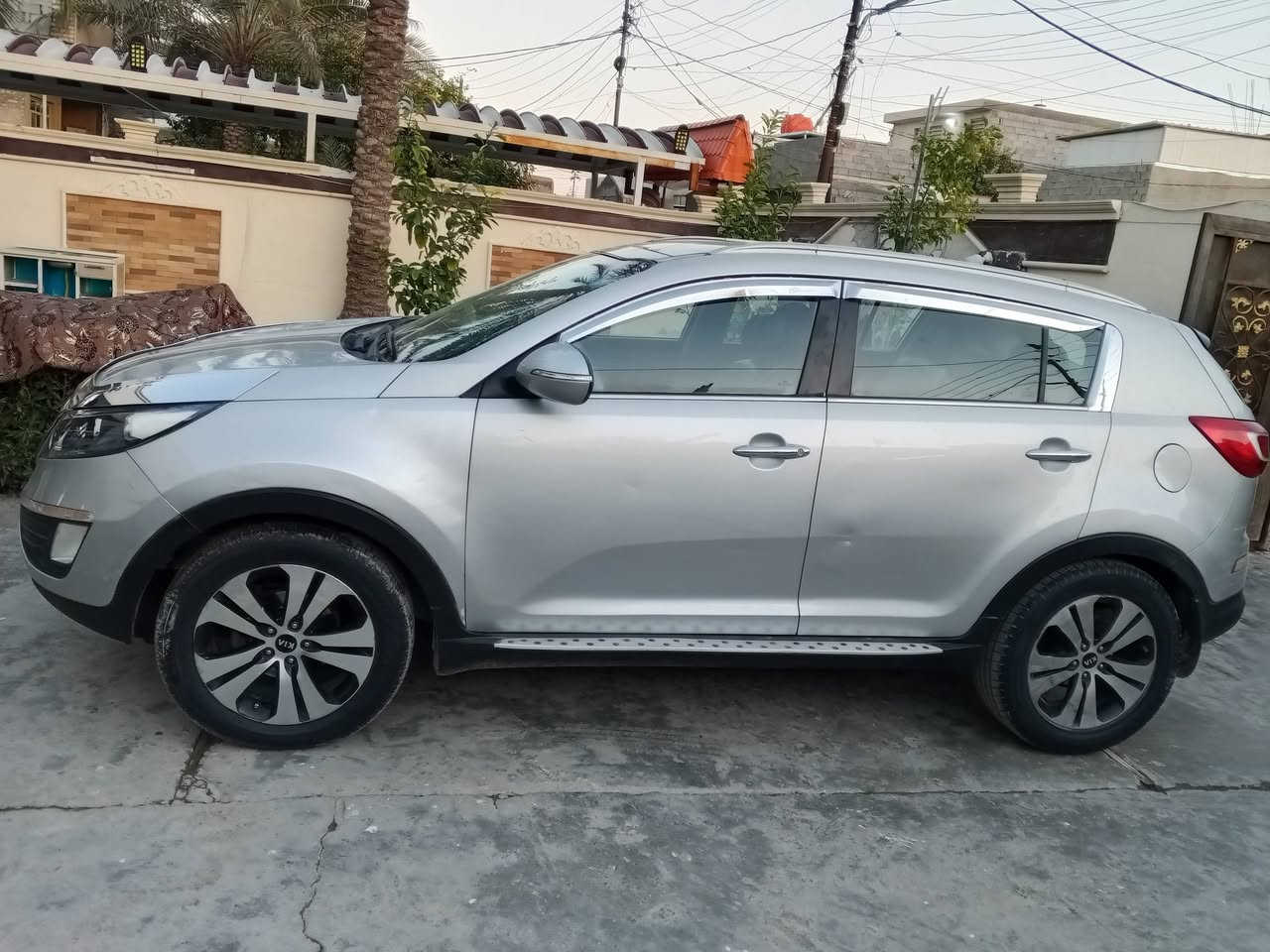 سبورتج 2011خليجي فول مواصفات السونارمرفق معه الصور السعر130بيهامجال العنوان بغدادالراشديه رقم صاحب السياره ***********
