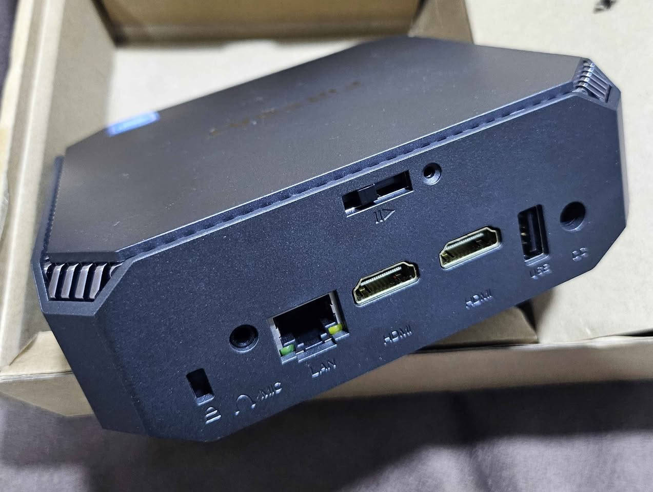 مني بيسي "FIREBAT"
جديدة بالكارتونة
الموديل : AK2 Plus
المعالج : Intel N100 الجيل 12
الهارد : 512 كيكا m.2
الرام : 16 كيكا ddr4
وندوز 11Pro أصلي مفعل 
دقة العرض : 4K بغداد, العراق


**إذا كنت صاحب هذا الإعلان وتريد حذفه لأي سبب، رجاءا أرسل رسالة إلى الدعم الفني**