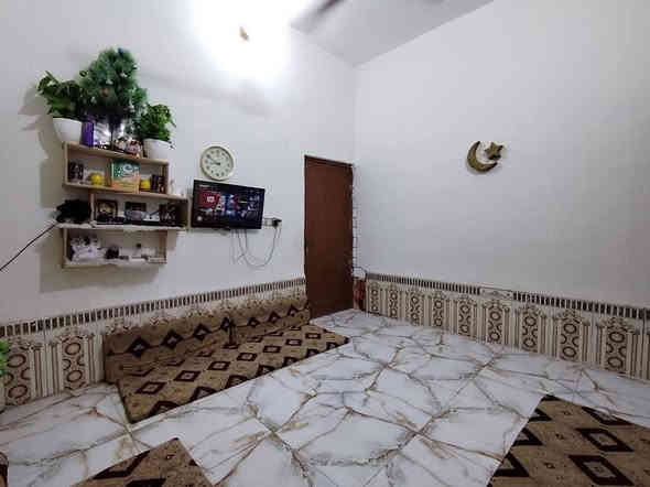 يتكون من: 

غرفه + صاله + مطبخ + ديوانيه + ترك 

جميع الخدمات متوفره: 

1-ماء

2-كهرباء

3-مولد سحب 

4- تبليط

العنوان سوق الشيوخ حـي الجوادين شارع ام البنين

للأستفسار الاتصال على الارقام التالية 

(***********) واتساب

(‏‪***********‬‏) اتصال
