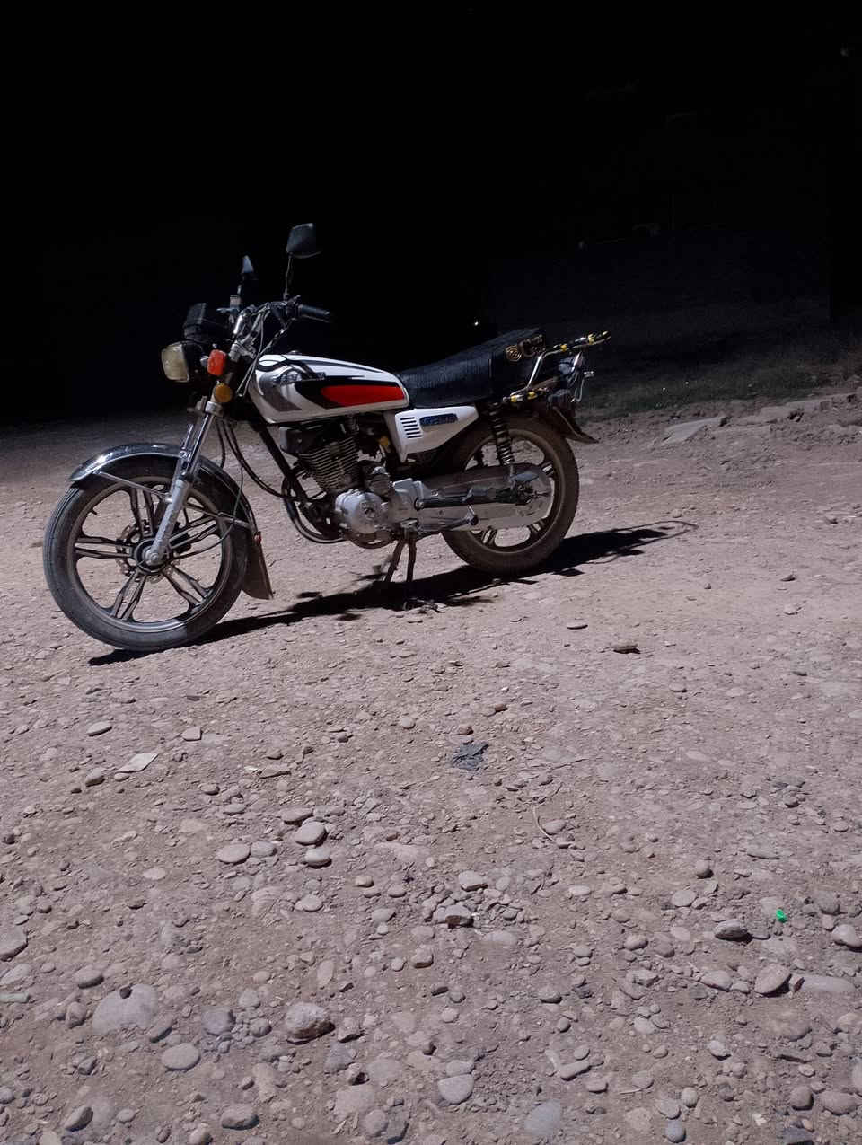 دراجه سيفان نضيفه ميكنه نضيفه سلف هندر اوراق كامله  اريدها مراوس بتايكراو سيفان كون لو من بعقوبه لو من الخالص ***********
