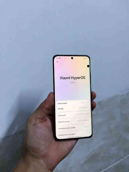 ئێم ئای ١٢ 
ڕام ٨ و٢٥٦گێگا
مۆبایلەکە زۆر جوانە
شاشەی ئەو پەڵە ڕەشەی هەیە
١٤٠هەزار
*********** السليمانية
