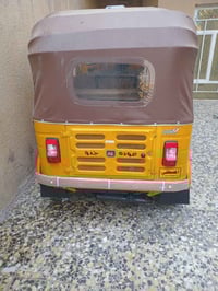 تكتك ٢٠ شهر ٤ رقم وسنويه للبيع مكاني بغداد الكماليه شراي يتصل ٠٧٧١٦٣٨١...