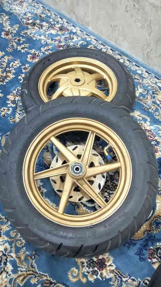 سلام عليكم وياله نجمه للبيع
تايرات جدد كامل السعر 140 وبي مجال 
مكاني بغداد حي اور 
***********
