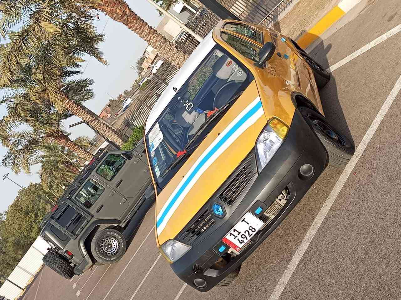 ياالله سلام عليكم اللهم صل على محمد وآل محمد للبيع رينو لوكان فحل  موديل 2009 رقم بغداد انكليزي اربع ارقام
سياره جاهزه مناقصهه اي شي كبل لشارع شرط التحويل ثاني يوم وعقد مروري  هزه جديده الى 2027
            مصفره هيئه إلى 2027
 وغرامه ممطلوبه ربع 
 مكينه وكير            فرنسي جدد
            تبريد شغال ثلج          ستيرن خفيف 
تتفئه شغاله 
كهربائيات جاهزه ...... مسجل لمس 
           تخم تاير مشدود جديد 
سياره بدون ضربه أحله من الصور 
دوشمه ارضيه جلد 
داخل السياره جديد
صدر امامي خلفي جديد 
مكاني بغداد الكرخ حي العامل السعر 37 
***********
