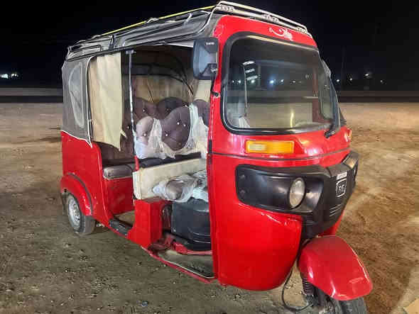 السلام عليكم تكتك ١٨ رقم وسنويه  محرم توه مجفت ومعمره تعمير كامل تكتك خير من الله السعر 4 وبيه مجال بسيط حك الجيه  المكان واسط قضاء الحي للاستفسار هذا رقم الهاتف ***********
