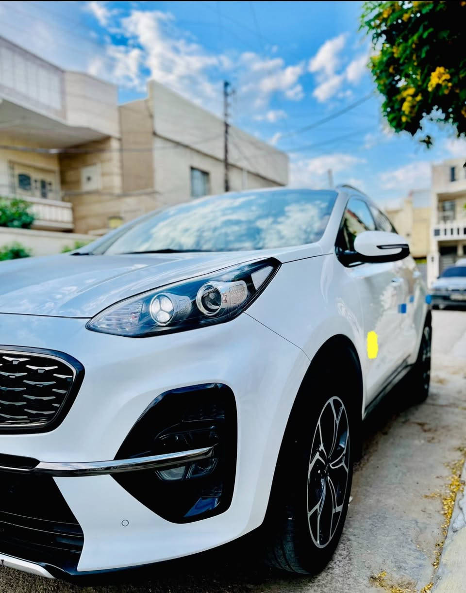 السلام عليكم
كيا سبورتج خليجي جيتي لاين موديل ٢٠١٩ شكل ٢٠٢٠ الشركة الدولية 
ماشية ٧٥ حقيقي.فول مواصفات ١/١ معروفة .محرك ٢٠٠٠ دوش .رقم بغداد الدولي الجديد تحويل ثاني يوم
مكفولة عام من الصبغ والتبديل بارد بسيط جدا
بانوراما.بصمة دخول وتشغيل.سايد بريك بصمة.مانع منحدرات.شاشة كبيرة.اريل نفكيشن.شاحن واير ليس .شفتات سرعة.اوتو هولد.جنطة كهرباء.كشنات جلد بلادي و كهرباء.داخل لونين حمصي واسود.حساس امامي وخلفي.خمسه ويل كب .قطعتين تبريد بيانو.
كامرة خلفيه.تحكم ستيرن.شاشه قرائه الاعطال.3 انضمة قيادة  
سيارة نظيفة وجاهزة باذن الله من كل شي
السعر ٢١٠ وبيه مجال 
مكاني بالسيدية بغداد
***********
