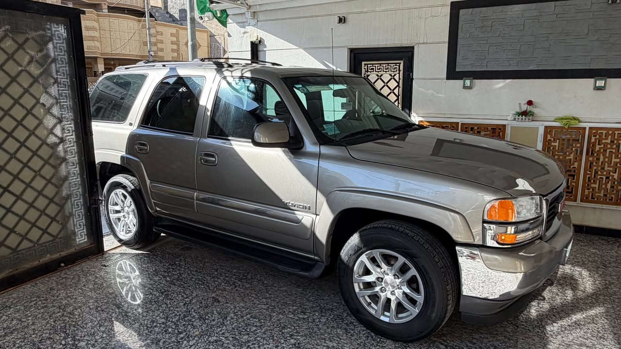 السلام عليكم يوكن الفينيه موديل 2001 خليجي كفاله هزه ورقم بغداد الجديد وبأسمي مكينه مامفتوحه تخم تاير وويلكب مال موديل 23 سياره مال جناي جديده السياره . 
العنوان: بصره 
رقم الموبايل:***********
