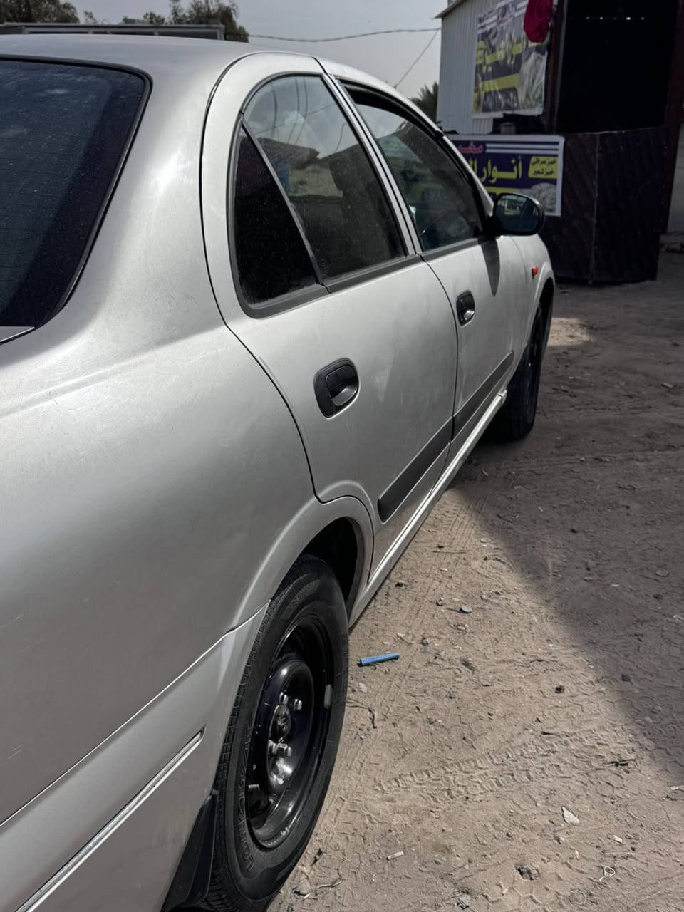 السلام عليكم
من رخصة الادمن 
نيسان سني للبيع 
موديل 2006
محرك 1800
سيارة حدادية جديدة
تخم تاير جديد
سيارة قبق اسود الياباني الاصلي 
السيارة بيه رشات صبغ اثر جراد 
رقم بغداد مميز
مكان السياره كربلاء 
السعر 89 بيهه مجال قليل 
للاستفسار اكثر الاتصال او واتساب
***********
