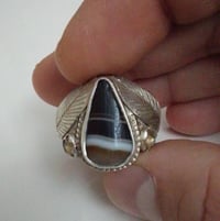 وبركاته  خاتم جزع يماني مطعم بسترين افريقي قياس الخاتم 27 صياغه المبدع...