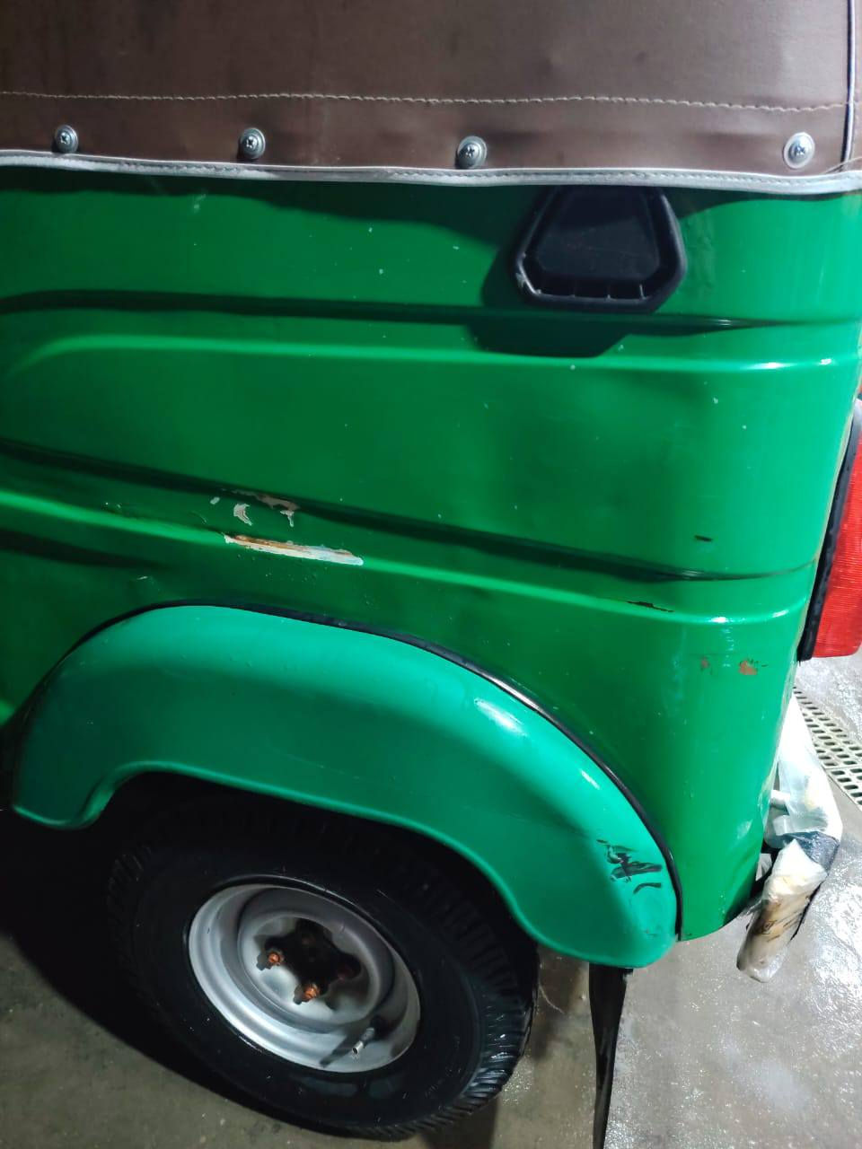 سلام عليكم تكتك 21مرقمه بيه صفحه تكتك حلوه وكاعده مكينته خير من الله ابيع الغراض وحد والتكتك وحد مكاني الشعب السريدات
***********
