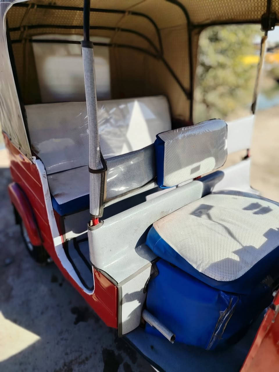 سلام عليكم تكتك موديل 17 شهر 11 مكينه مجفتهه صار 4 تيام معمره وكامله كبل لشغل رقم وسنويهه مكاني بغداد جسر ديالي جديد رقمي ***********
