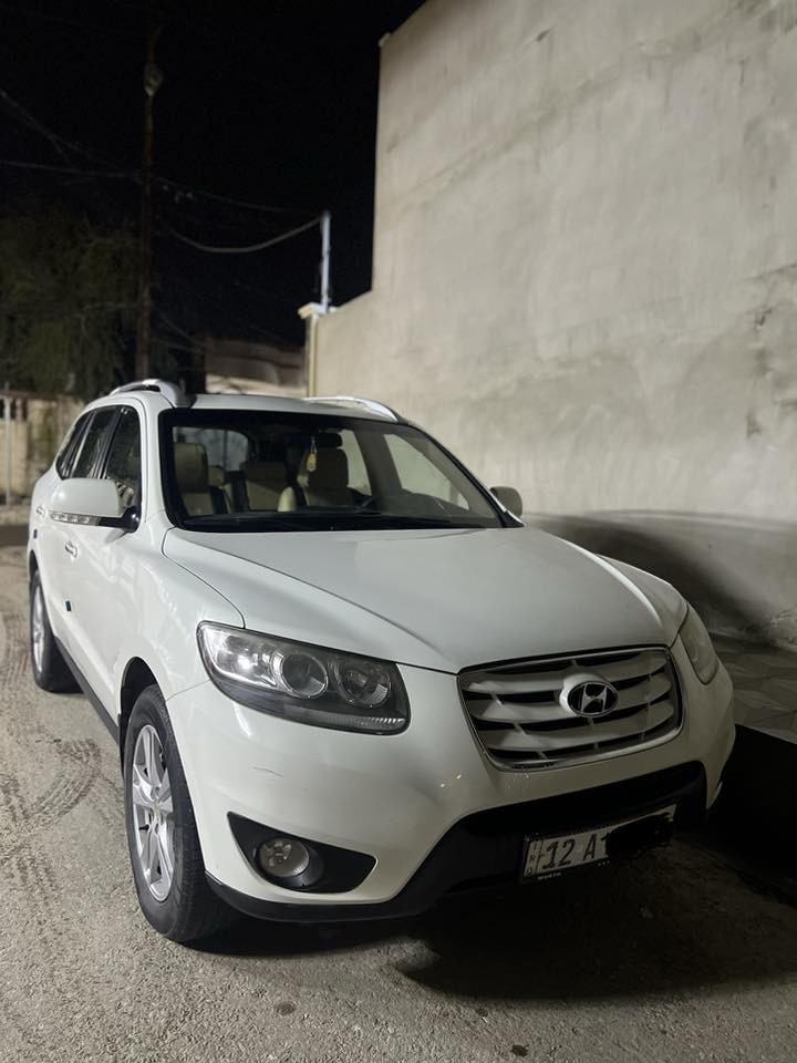 السلام عليكم 
للبيع سنتافي 2010 
السيارة باسمي سنوية جديدة 
7 راكب
6 سلندر دفع رباعي 
للتواصل الاتصال على الرقم 
***********
