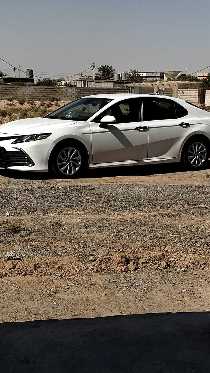 كامري 21 نقد فقط الوصل موجود بالصوره وضرر خارج موجود بالصوره السعر 175 ورقه اتصال عل رقم 
***********

