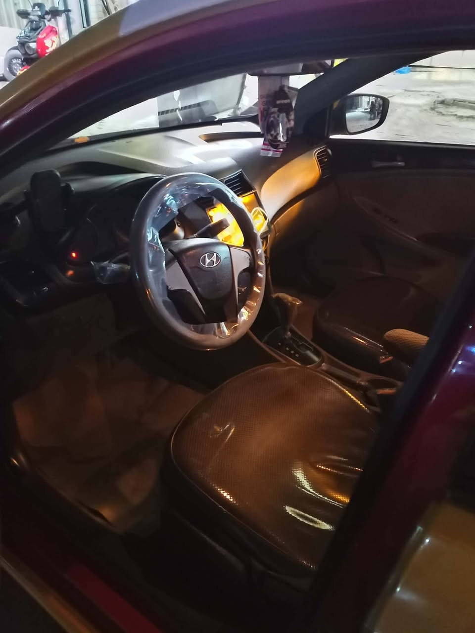 سلام عليكم للبيع اكسنت موديل 15
وارد امريكي بيها بنيد امبدل بدون دواخل سيارة ليبل واحد
مكينه وكير ممفتوحات تبريد تدفئه اهم تاي كله جديد
سيارة دوشمه وكاعيات سفاري سيارة جديده داخلها أصل احمر  سيارة جديده سعر 90 و بيها مجال مكاني البياع 
سيارة مصفره هيئه وغرامه بسمي ***********
