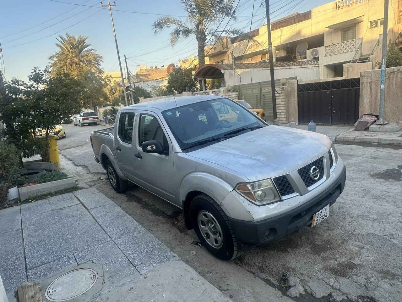 السلام عليكم نيسان فرونتير 2012 السياره بيها مكينه ابيعلك كايمه والكشر شوفه عينك صدر خير من الله كير هم خير من الله المكينه معلك بيها ولف لتجي وتكلي شبيها مابيها ابيعلك زوج ارقام وتحويل ورقم واسط دولي باسمي مكانها بغداد حي التجار مقابل الامن العامه وهذا رقمي الي تعجبه يخابر ويدلل *********** وعارضها ب٨٣ وبيها مجال
