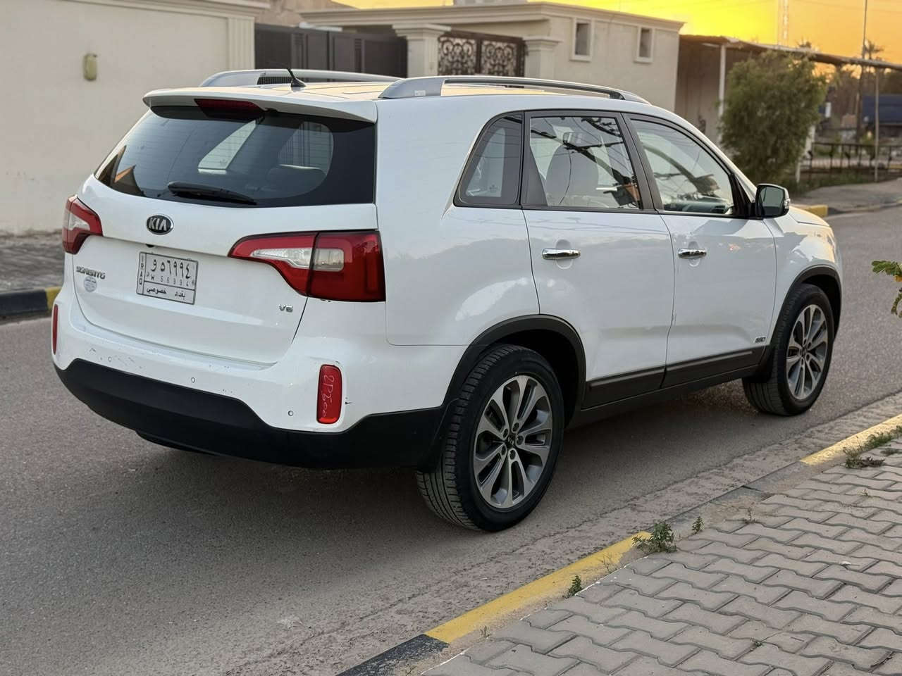 للبيع 
سورنتو موديل ٢٠١٤ خليجي رقم بغدادتحويل مباشر
فول مواصفات كويتي 
محرك ٦ سلندر ٣٥٠٠ دوش
بصمه 
داخل جلد قرميدي 
كشنات تدفئه تبريد 
فورويل 
٧راكب ٣قطع تبريد 
كامره 
بردات خلفيه 
اناره بالابواب 
حساس امامي خلفي 
زراك لايت وباقي المواصفات المعروفه 
بيها جاملغ امامي والباب صبغ اثر شخط بدون  دواخل
محرك وكير بلاد صدر تخم تاير تبريد 
كله جديد سياره مال جناي 
#السعر ١٥٥ وبيها مجال
مكاني المحموديه 
للستفسار  ***********
