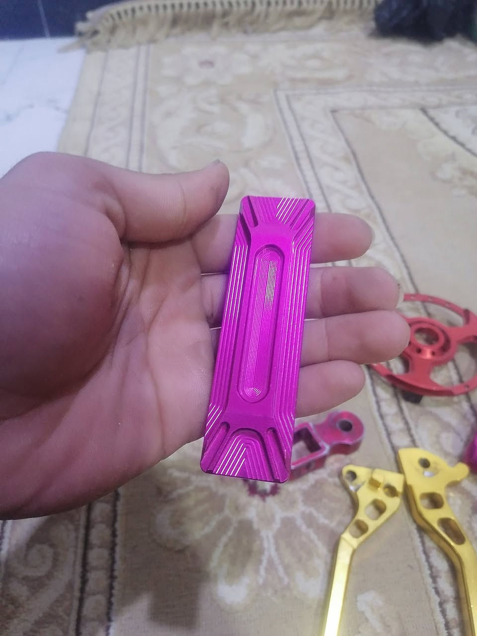 السلام عليكم شباب اخواني كله تزويد جديد كوانزو المقلد اسعار مناسبه
القطر دهن 5الف
القطره الاكسل 5
قبق فلاوين 15 الف 
يدات بريك 5الف
تعلاوه دبل 5الف
قبق شاصي 5 الف
عضمه مال سرعه 5 الف
تعلاكه ارجي اس 10 الف

اذا تريد شلعه احسبهم الك ارخص 

توصيل موجود رقمي واتساب ***********
