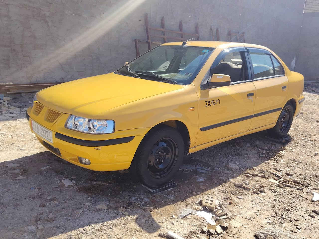 السلام عليكم سياره سمند للبيع موديل 2011 مصفره هيئة وغرامات رقم بغداد انگليزي سياره جاهزه السعر 33 وبيها مجال حگ الجيه للاستفسار ***********
