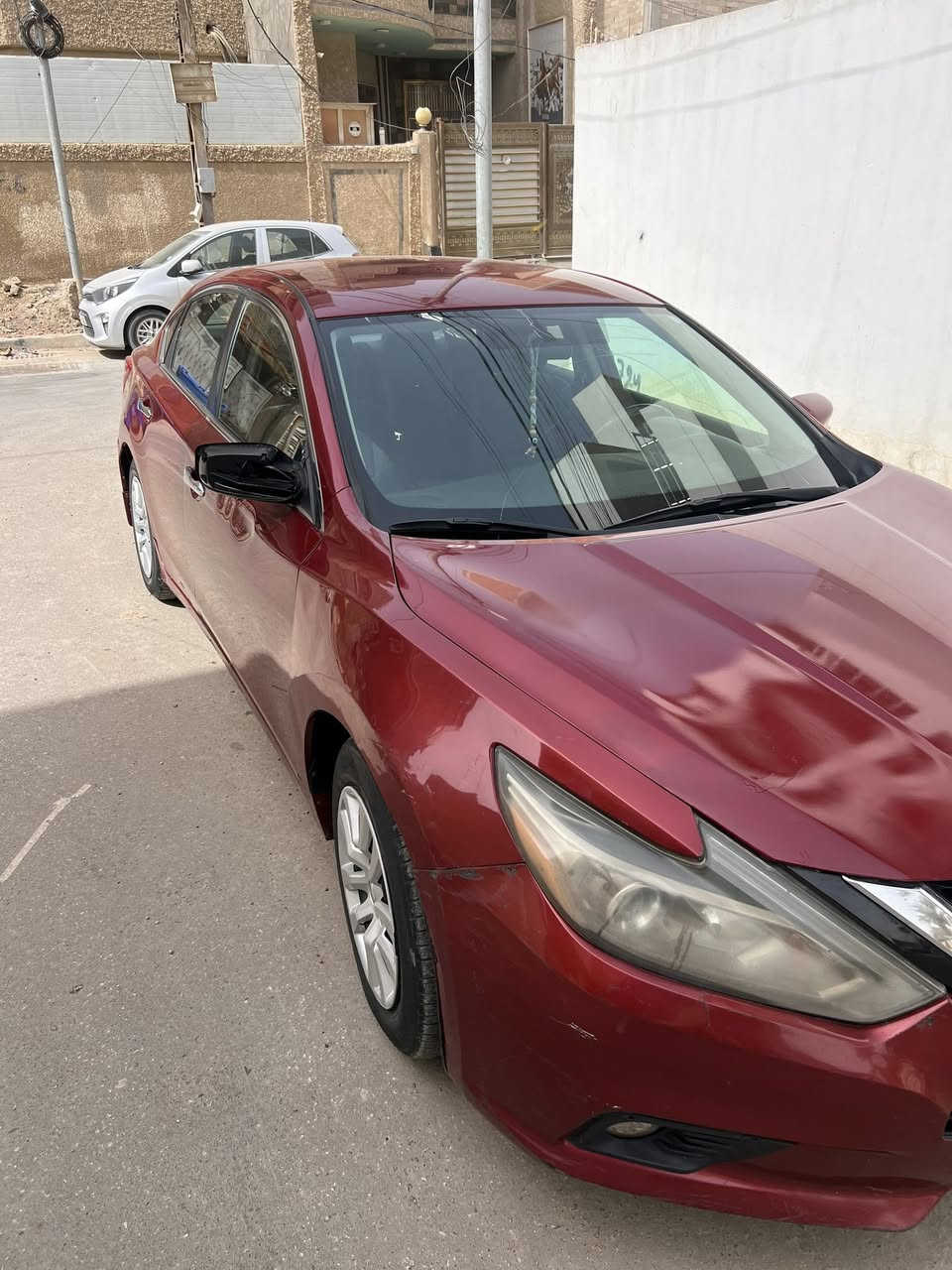 سلام عليكم سياره ALTiMA  موديل 2018 نضيفه بيها ضربه بالجاملغ الامامي وطخات بسيطه معروضه 110 وبيها مجال للشراي للستفسار  ***********
