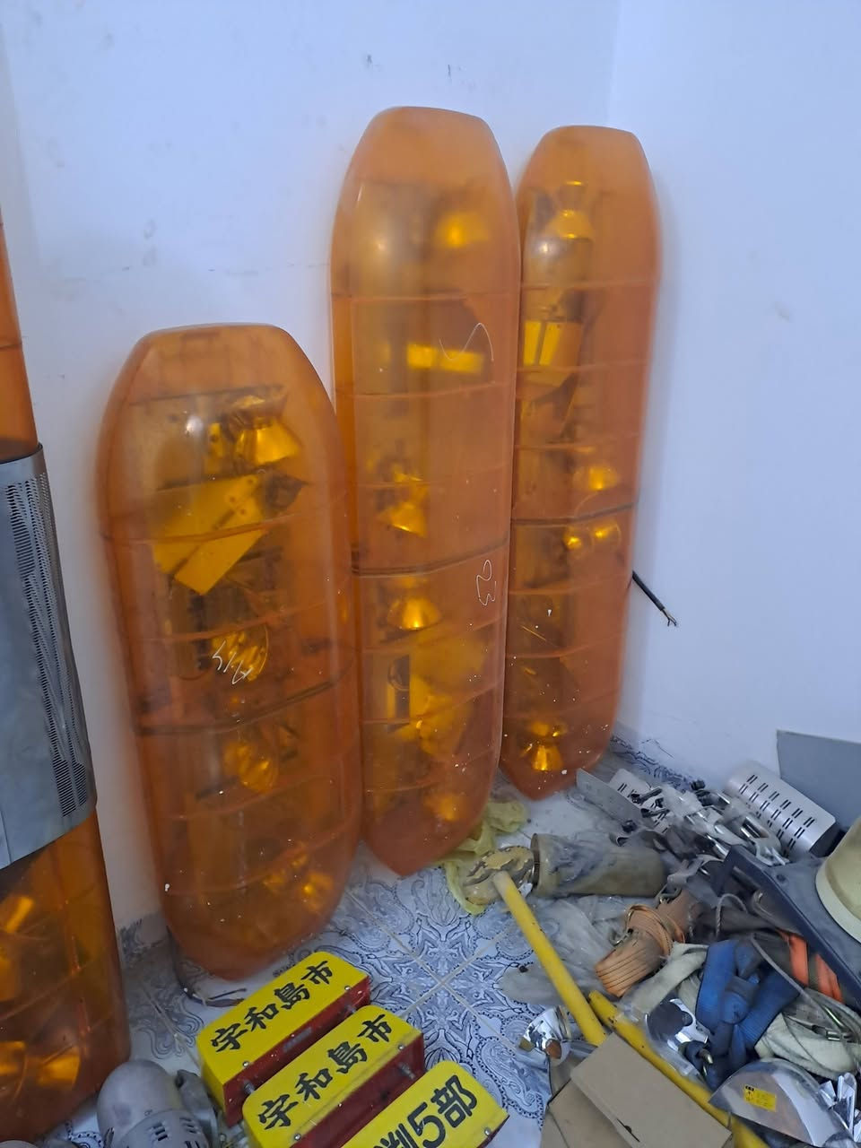 لافتتات جميع الاحجام ياباني الصنع اصل جميع الالوان للستفسار اتصل علئ الرقم*********** المكان النجف الاشرف وجميع لزكات الشفلات والحادلات
