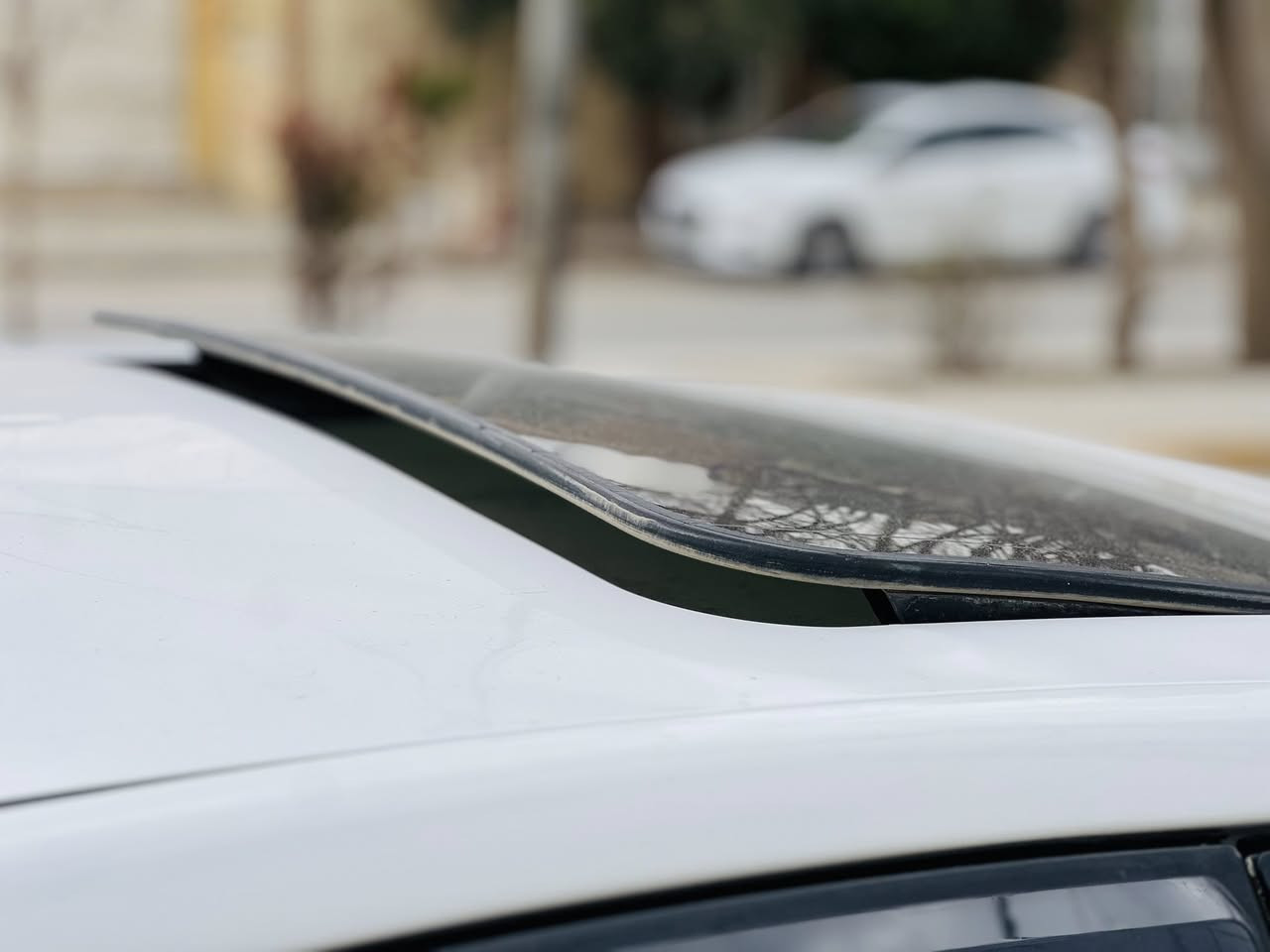 كيا ريو مواصفات برايد
رقم اربيل الدولي مسطرة جديدة
موديل ٢٠١١
لون ابيض 
سلايت روف
قفل مركزي
داخل انارة احمر دشبول
تبريد شاشة
تحكم ستيرن جهتين
اشارة بلمراية+تحكم كهرباء
شاشة اندرويد +كامرة خلفية
كير محرك فول
بيها صبغ قطع ابيع حزام 
السعر ٨٠ ورقة وبي مجال 
التواصل على الارقام 
مكاني الموصل الايسر 
***********
***********
