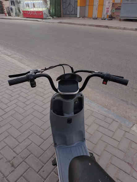 سلام عليكم دراجه شحن حجم 14دراجه جديده كامله مكمله ملشي مابيه بس رايدله باتريات خربانات المحافضه البصره 
المكان المركز البصره
الهاتف ***********
السعر. 110وبيه مجال
متواجد بس واتساب ومن تجون انطيكم رقم غير وتتواصلون وياي
