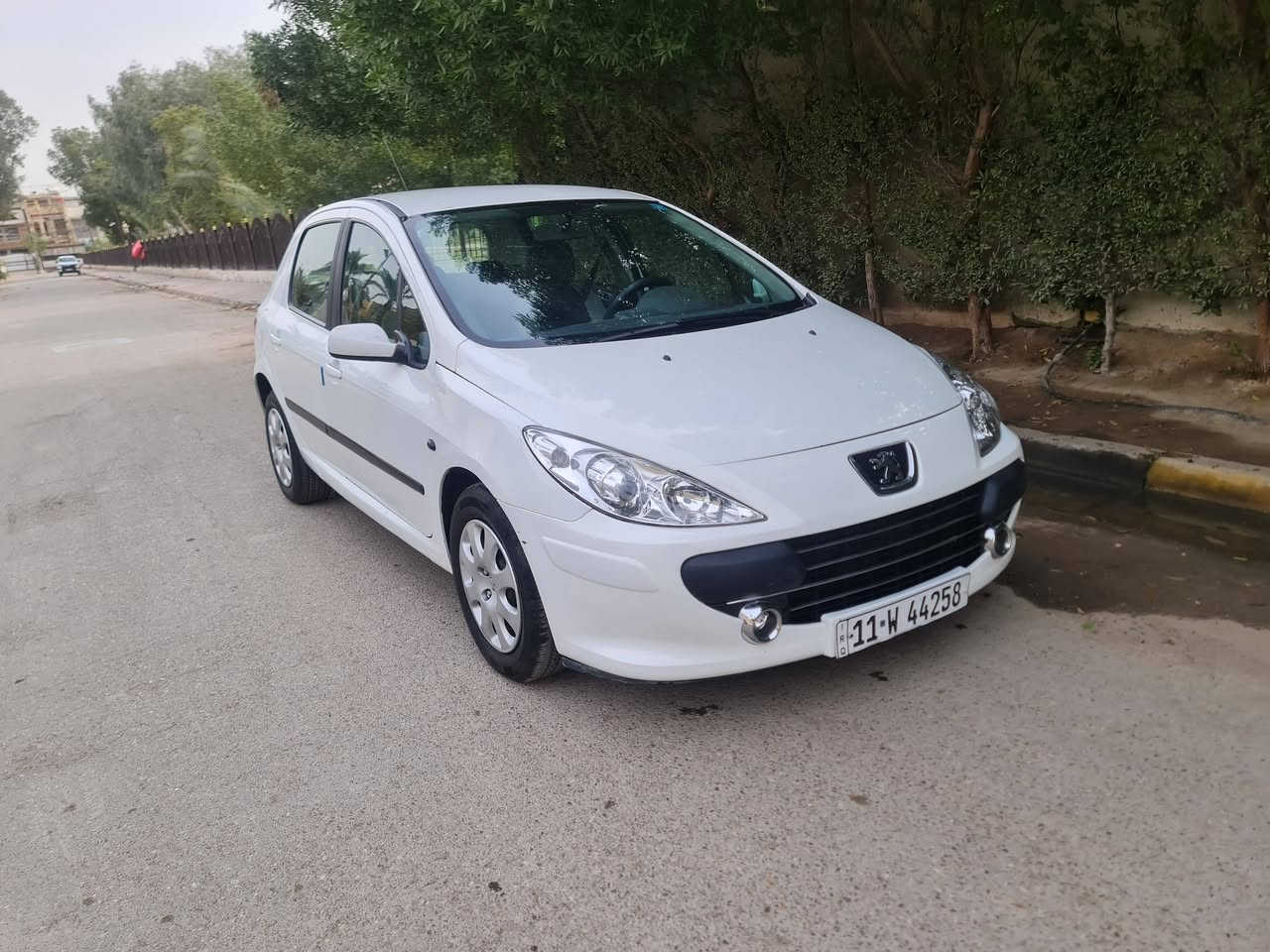 بيجو فرنسي موديل ٢٠٠٦ محرك ٢٢٠٠ جاهزه السياره كير محرك تبريد صدر تخم تاير بدون حادث او ضريه بيه رشات صبغ بصيطه مغلفه جلد ارضيه وكشنات 
السعر ٦٣
للإستفسار *********** وبيه مجال قليل الشراي ايخابر مامتواجد عل فيس مكانها البلديات
