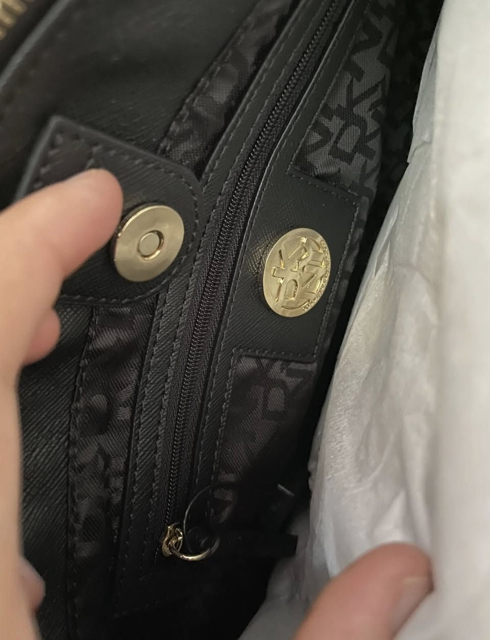 Dkny حجم وسط


**إذا كنت صاحب هذا الإعلان وتريد حذفه لأي سبب، رجاءا أرسل رسالة إلى الدعم الفني**