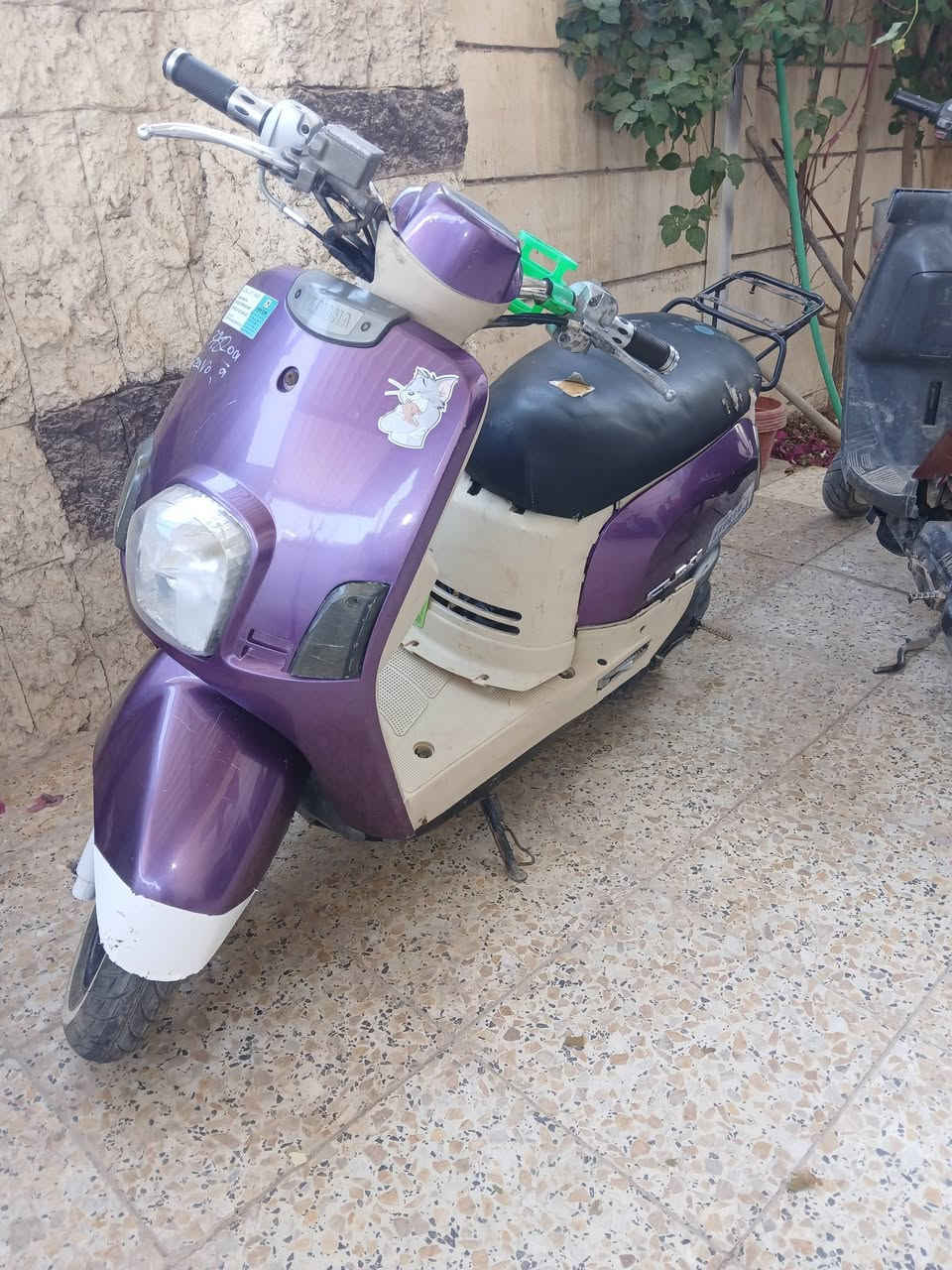 بوليس بيه نقص نجمه ملت الهندر وكابرته فقط تخم تاير صالصنه رياضي محرك تجفت جديد كشر حلورلدله ٢٥ الف بس تخسر عليه السعر ٣٥٠ /***********
