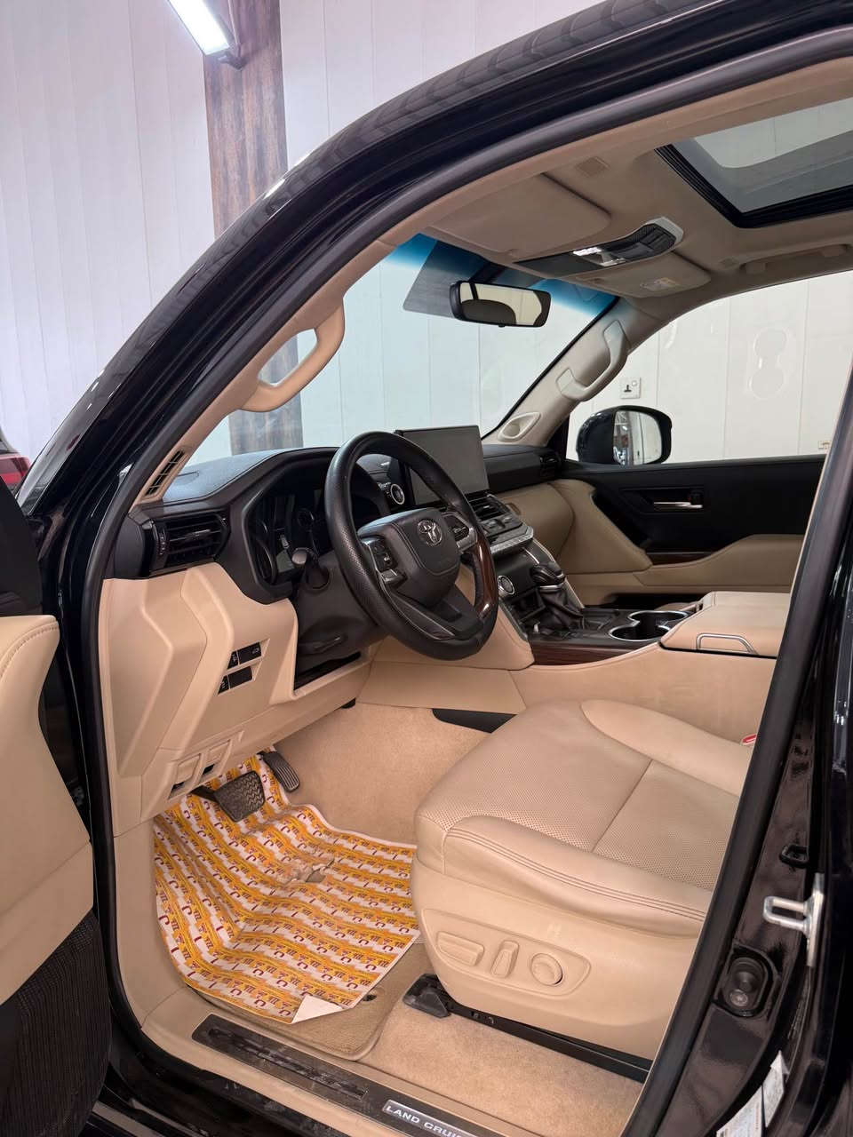 * لاندكروزر GXR ساز 2022 توين تيربو لمتد بلاك ادشن 
* ⁠سعد العبيدي (7700637589)
* ⁠الموديل : 2022 ساز  اسود 
* ⁠الفئة: GXR بلاك ادشن مغلفة (ppf) مكفولة 
* ⁠السعر (63.000 &) مغلفة ppf
* ⁠اللون اسود رقم بغداد ضمان ساز 
* ⁠العدد (108 الف كم) 
* ⁠داخل جلد بيجي اصلي 
* ⁠محرك  6 سلندر (cc3500) توين تيربو 
* ⁠شباك اسود لد شباك الامامي 
* ⁠لحاية امامية خلفية (كت) 
* ⁠4 كامرات محيطية 
* ايرباك عدد (8) سماعات JPL
* ⁠بصمة تشغيل بصمات ابواب عدد (5) 
* ⁠شاشة امامية اصلية بالحجم الكبير 
* ⁠فتحة سقف (سلايت) 
* ⁠كراسي الامامية كهرباء وتبريد 
* ⁠مقاعد (7) راكب دفع رباعي (4 * 4) 
* ⁠ثلاجة وسطية جنطة كهرباء 
* ⁠تشغيل عن بعد شاحن واير ليس 
* ⁠حساس امامي خلفي 
* ⁠ ويل (20 انج)
* ⁠وباقي مواصفاتGXR المتد البلاك ادشن المعروفة 
* ⁠السعر (63.000 $) دولار 
* بغداد - معارض النهضة - الشارع الثاني - شركة ذرى الخليج هـ(***********) بغداد, العراق
