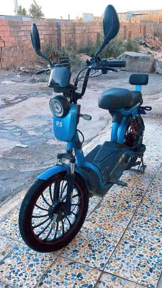 ‏سلام عليكم دراجة SR ‏موديل 24 دراجة كامل ￼ ‏مواصفات البطارية 5 السعر 300 وبها مجال ***********￼￼￼
