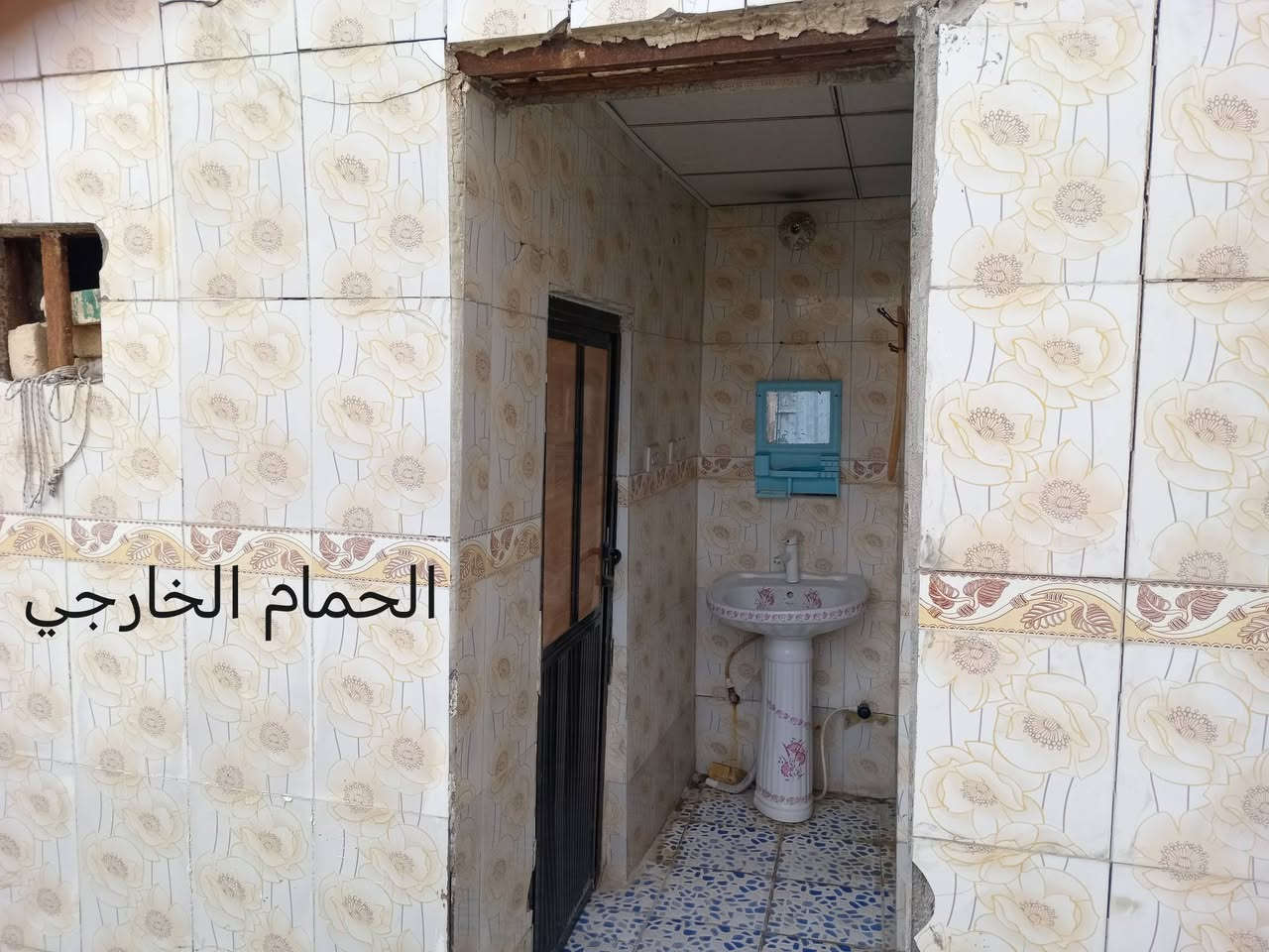 بيت للبيع زراعي بستنه بالتجاوز مال  ام العصافير قرب العماير القديمه ثاني بيت عن الشارع مشمول بالتطويب ومسجل بالمحكمه مساحته 200م  والسعر 40وبي مجال قليل وهاذا رقمي ***********
