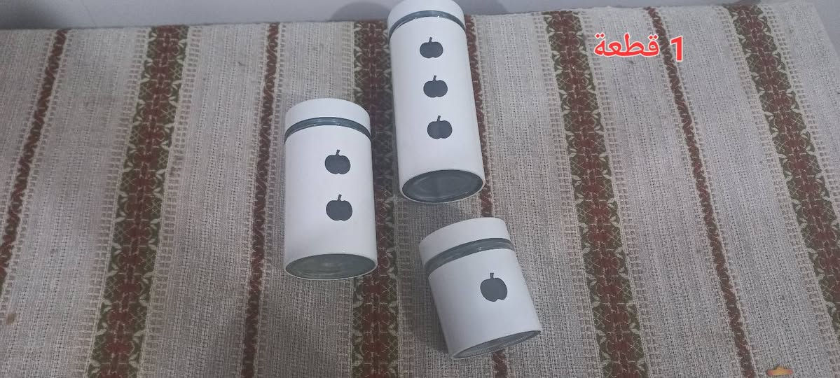 السلام عليكم
غراض للبيع مفرد او كلهن
 كل قطعة و مذكور عددها الباقي منها 
و الأسعار مناسبة 
ويوجد توصيل ***********
